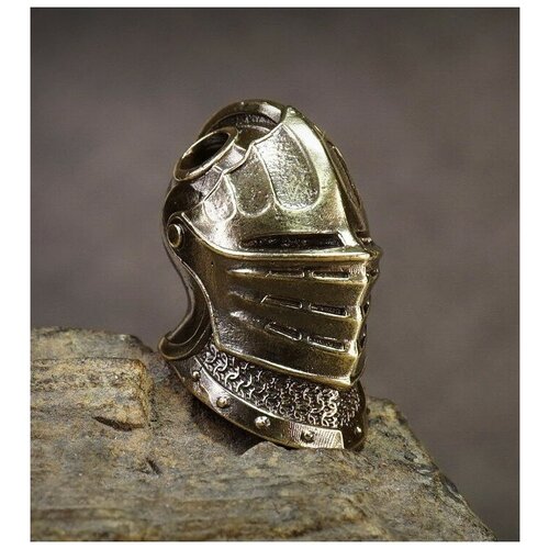 фото Рыцарь - рыцарь dark souls - компьютерная игра - из компьютерной игры - доспехи шлем - брелок - бусина на темляк - темлячная бусина - брелок - фигурка craft fair russia