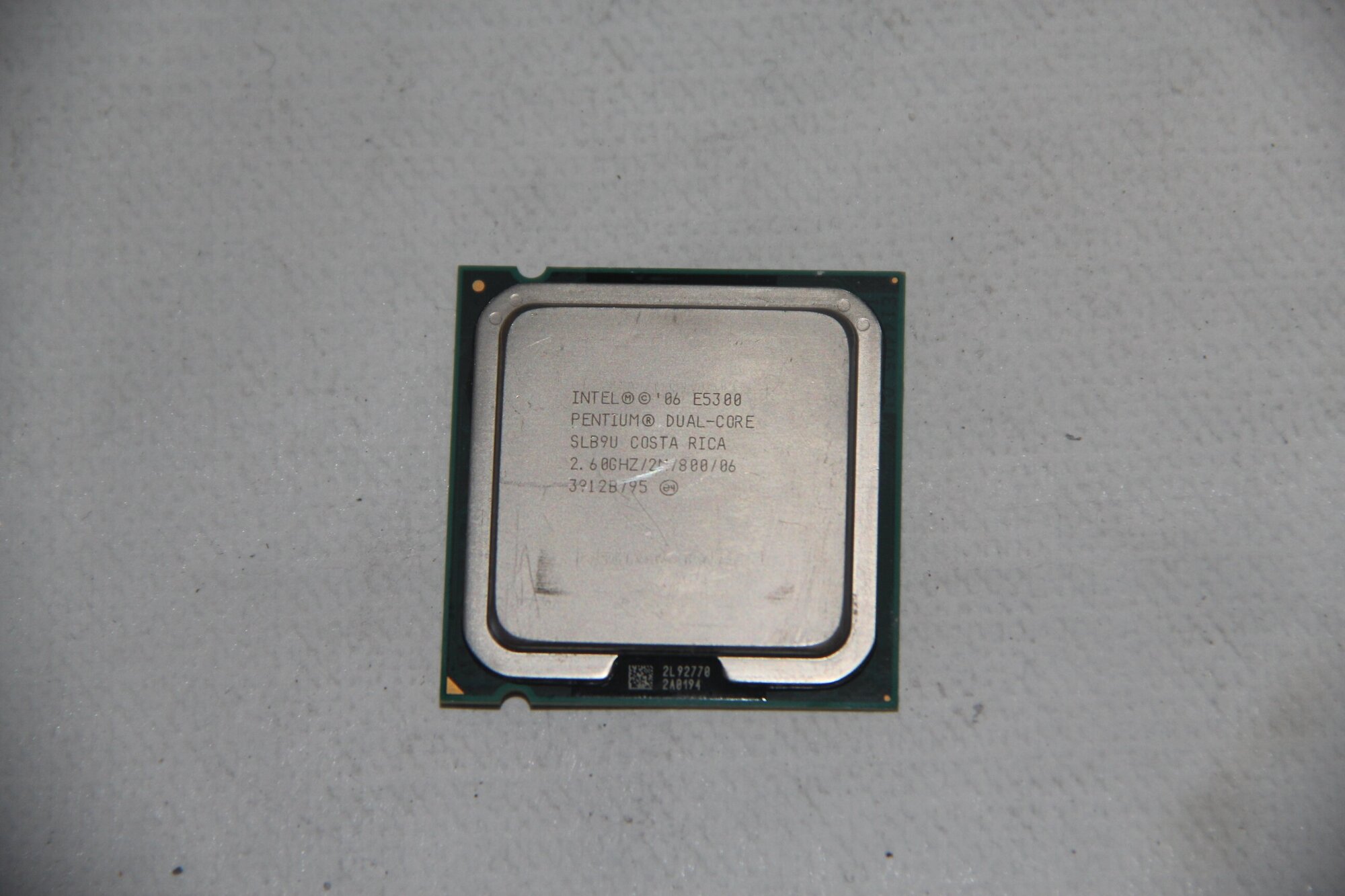 Процессор Intel Pentium E5300 Wolfdale LGA775, 2 x 2600 МГц, OEM