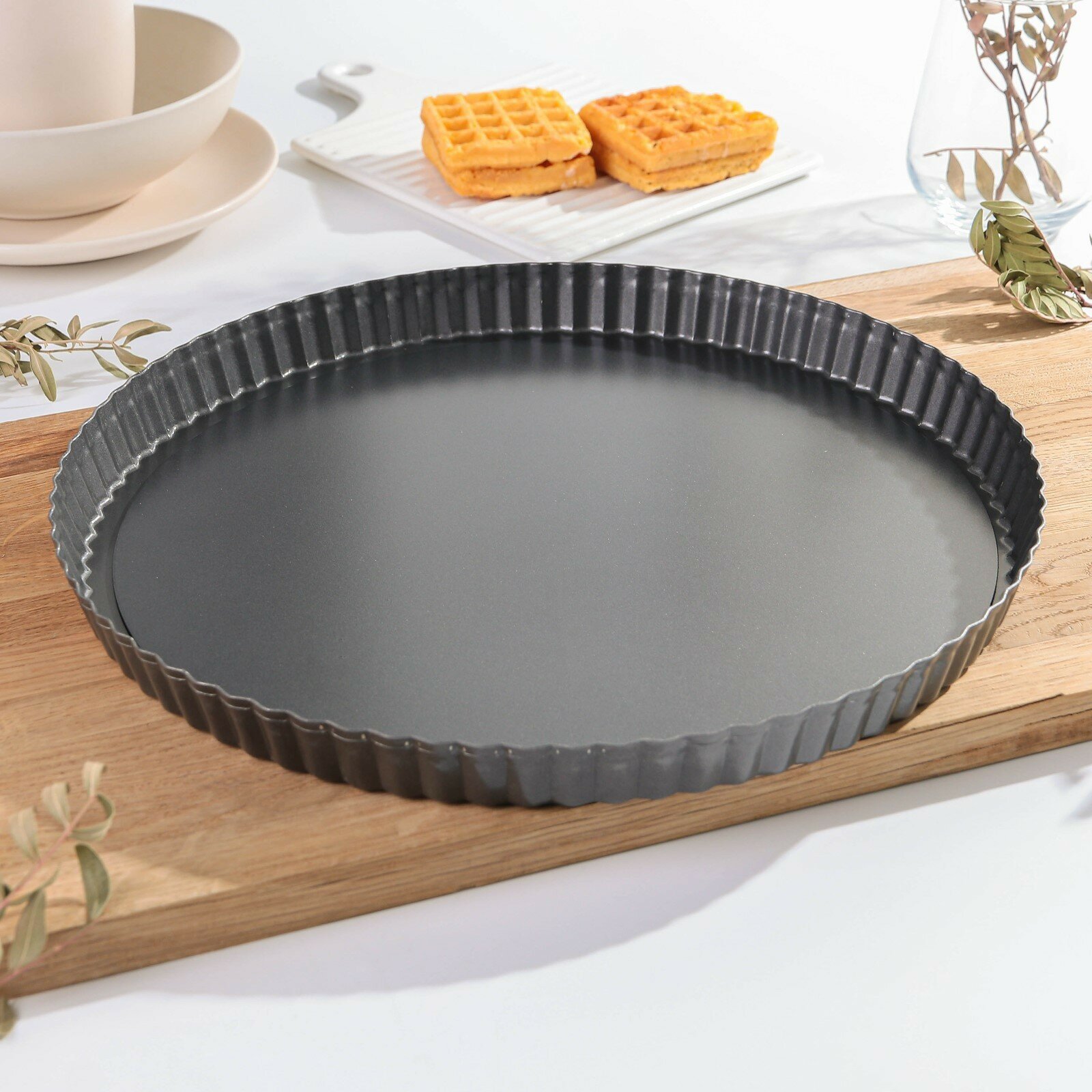 Форма для выпечки Доляна «Жаклин», d=32 см, съёмнное дно, антипригарное покрытие, цвет чёрный, 1926976