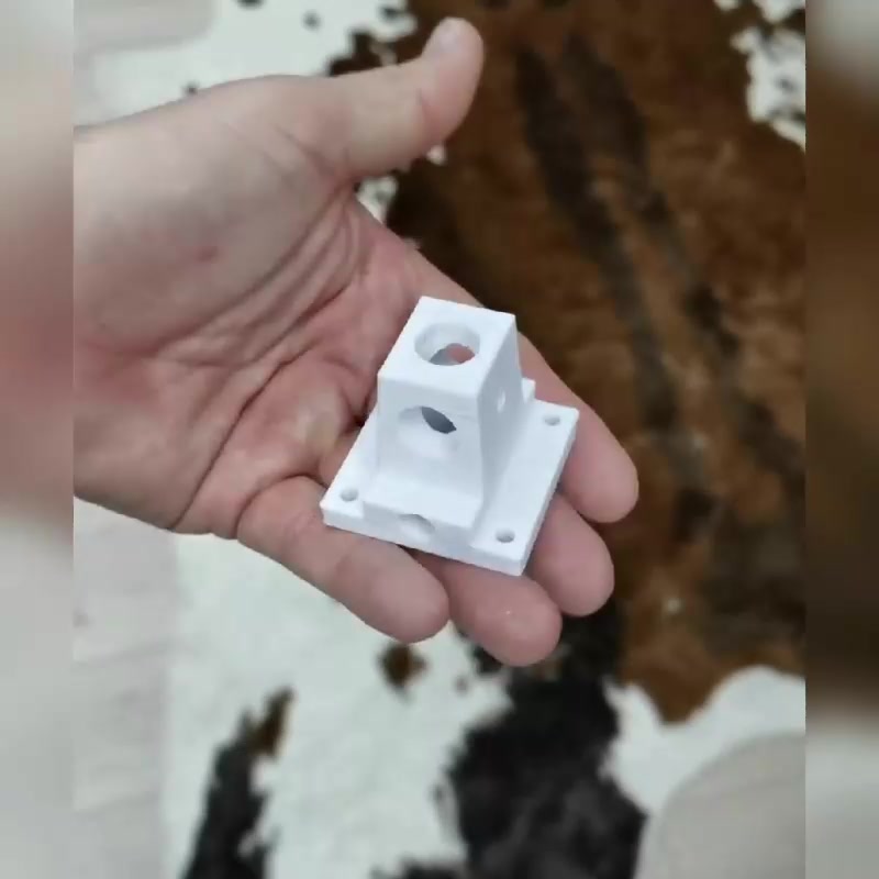 Крепление настольной лампы к столу - белое — фото 1