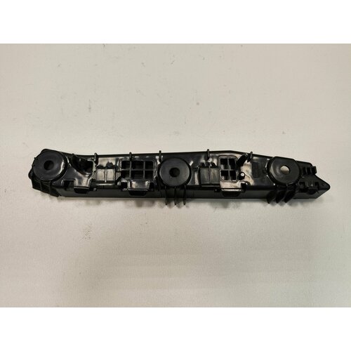 Кронштейн бампера переднего правый Changan Alsvin 15 16V 5AMT седан B511F2713080400 2000₽