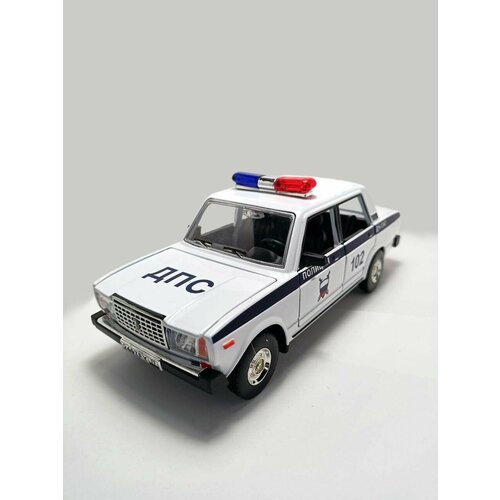 Модель автомобиля Жигули ВАЗ 2107 коллекционная металлическая игрушка масштаб 1:24 сине-белый модель автомобиля металлическая ваз 2107 жигули белый 1 23