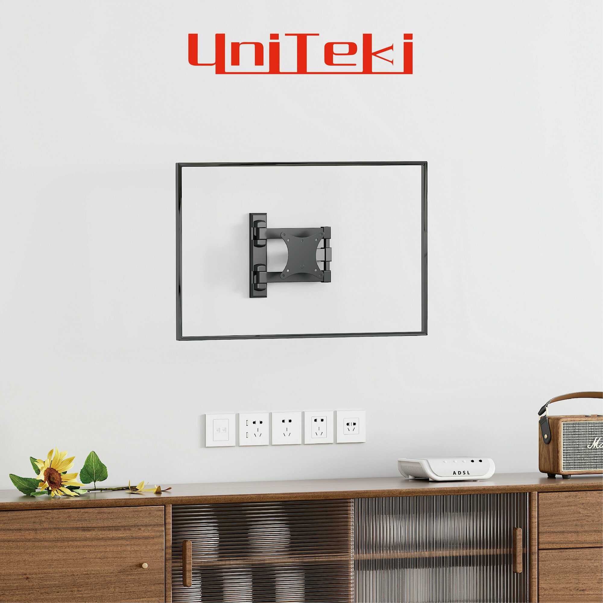 Кронейн для телевизора на стену наклонно-поворотный с диагональю 13"-27" UniTeki FM1617 черный