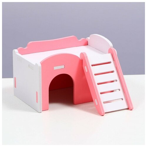Дом для грызунов Пижон с лесенкой и террасой, 15х10х3 см, розовый