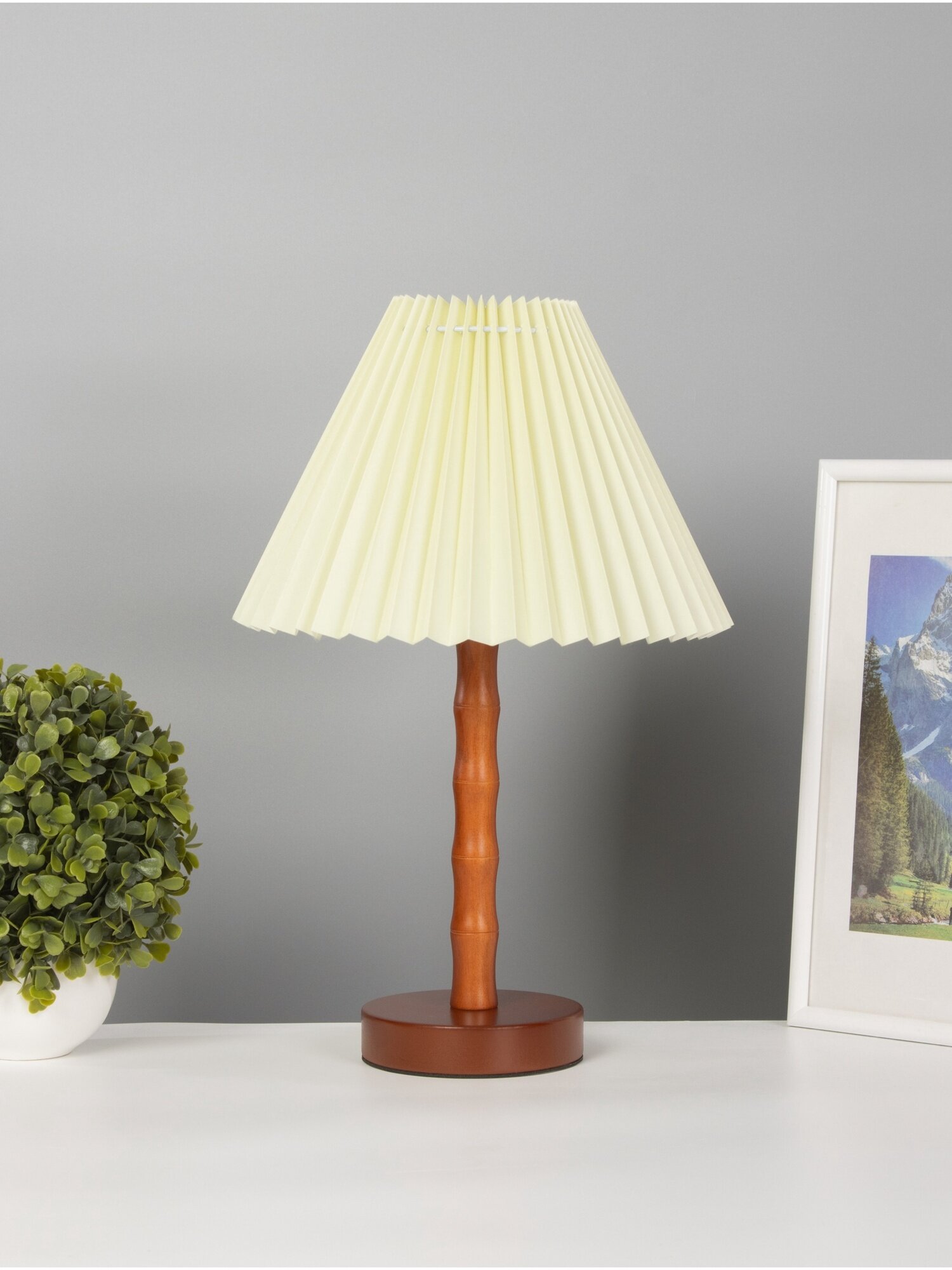 Лампа настольная BayerLux ЭКО 