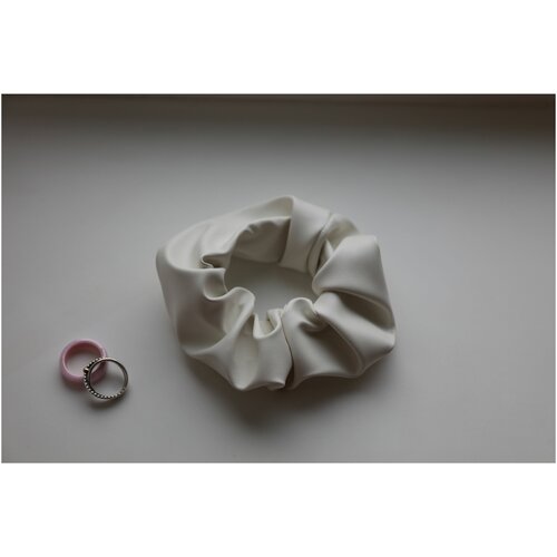 Кожаная резинка для волос