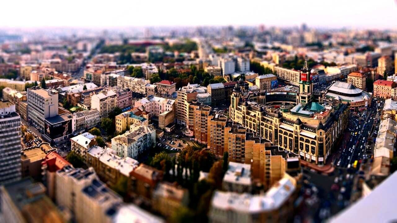 Картина на холсте 60x110 LinxOne "Город, tilt-shift, дороги, дома" интерьерная для дома / на стену / на кухню / с подрамником