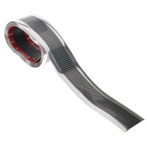 Защитная накладка на порог авто под карбон с хром полосой самоклеящаяся 7х250 см 676₽