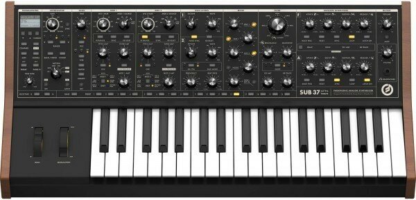 Moog Subsequent 37