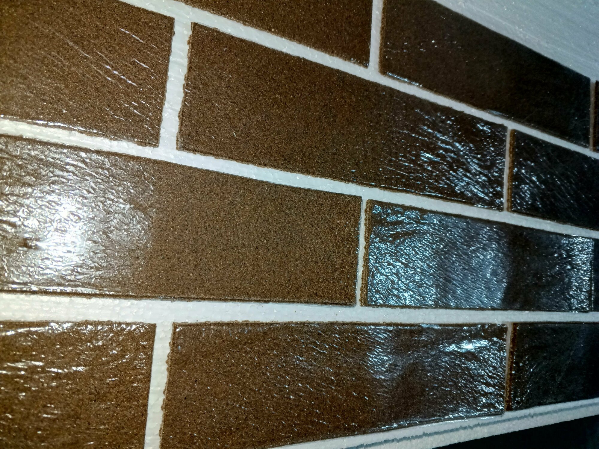 фото Гибкий кирпич с защитной пленкой. Размер 240х65мм