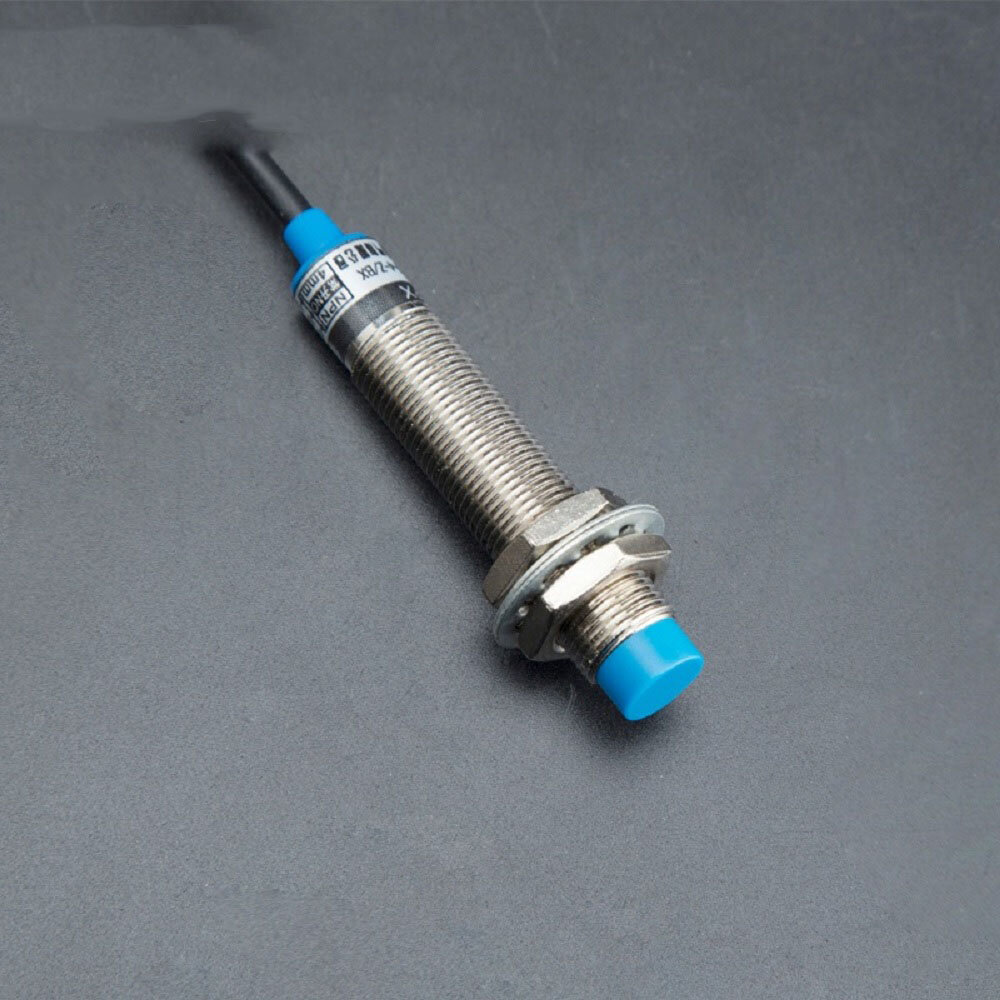 LJ12A3-4-Z/AY PNP NC Датчик индуктивный приближения pnp dc6-36v с кабелем 1,2 м