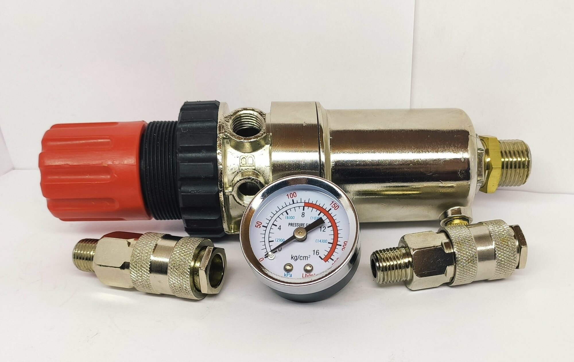 Комплект регулятор давления с влагоотделителем и быстросъемными соединениями 1/2" для электрического компрессора - фотография № 2