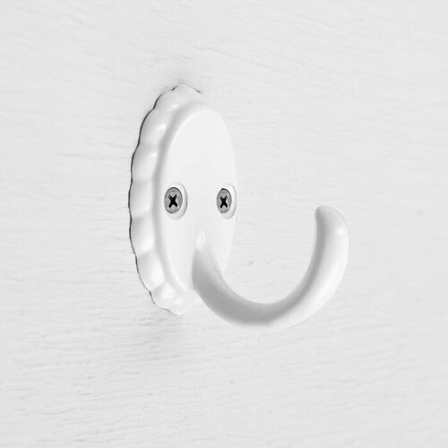 Крючок мебельный однорожковый цвет белый 1 шт 650₽