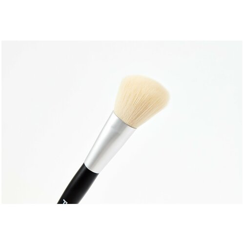 Provoc Angled Contour Brush Кисть для сухой коррекции лица parisa кисть для проработки контура лица сухими компактными и шариковыми корректирующими средствами румянами p07 1 шт