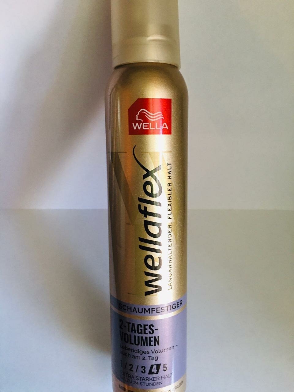 Мусс для волос WELLAFLEX 2-Tages Volumen Двухдневный объем, ЭСФ 4, 200 мл