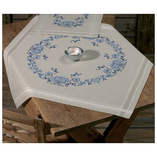 фото Набор для вышивания скатерти голубая permin