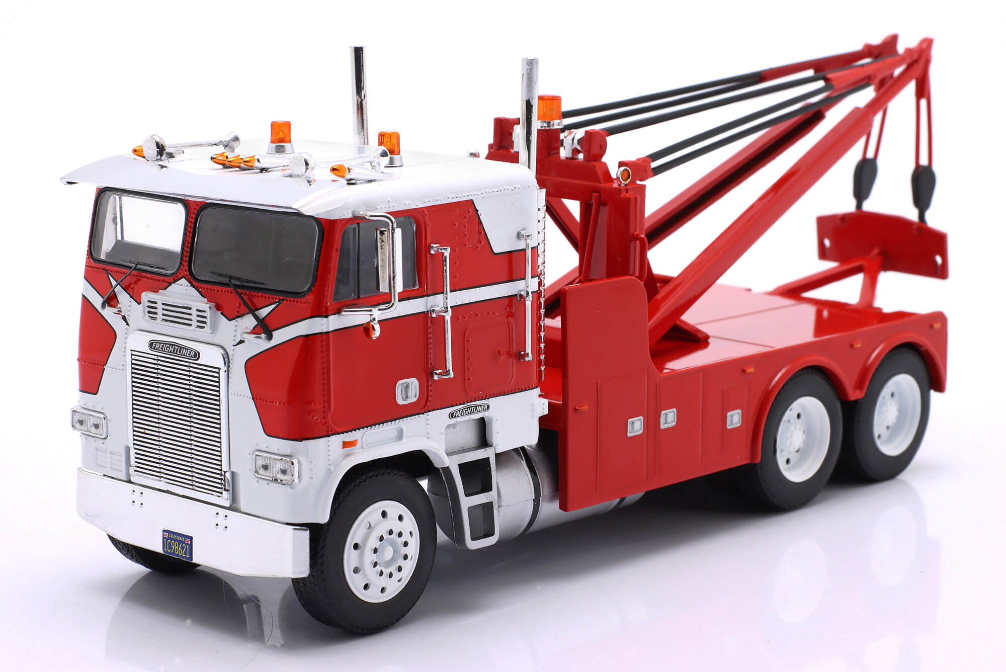 Модель коллекционная IXO Freightliner fla tow truck year 1987 red / white / фрейтлайнер фла эвакуатор красный белый