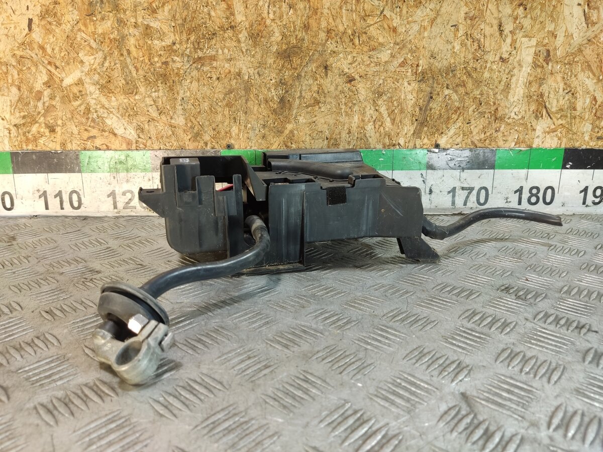 Блок предохранителей моторный VOLKSWAGEN Touareg 2002 2010 7L0937548C
