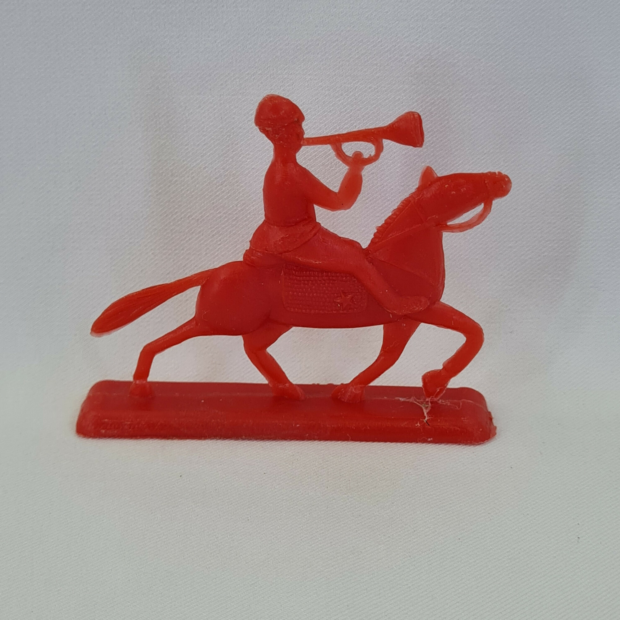 Игрушка винтажная, СССР. Всадник на коне с трубой, фигурка на подставке