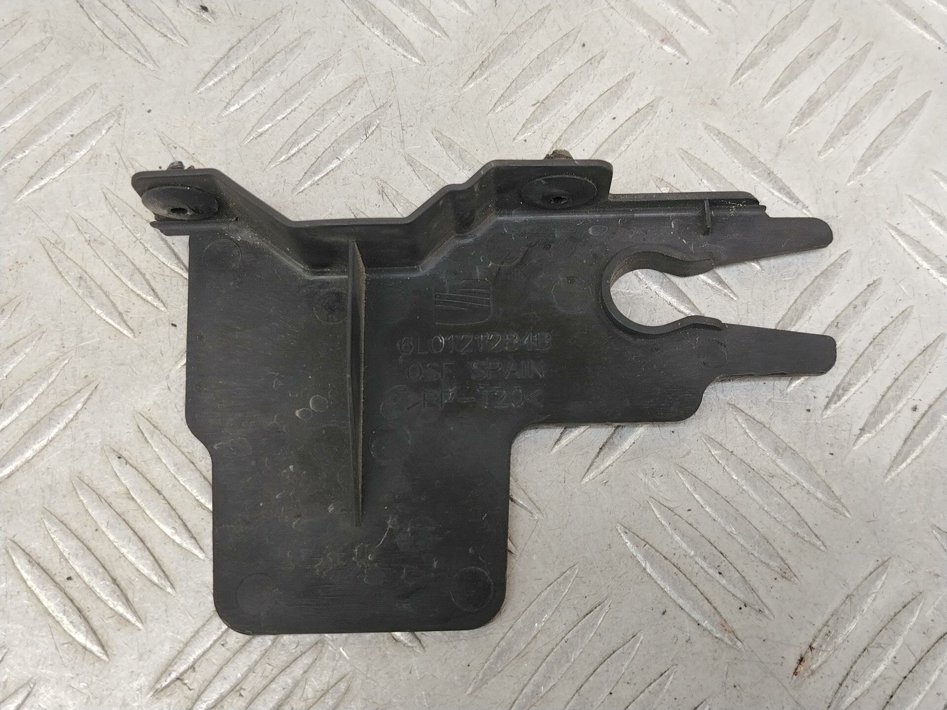 Воздуховод (дефлектор) радиатора SEAT Ibiza 3 рест. (2006 - 2008) 6L0121284B