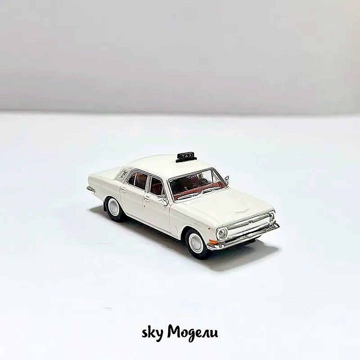 Машинка Herpa 1:87 СССР ГАЗ-24 Волга-такси белое, длина 6 см, материал ABS