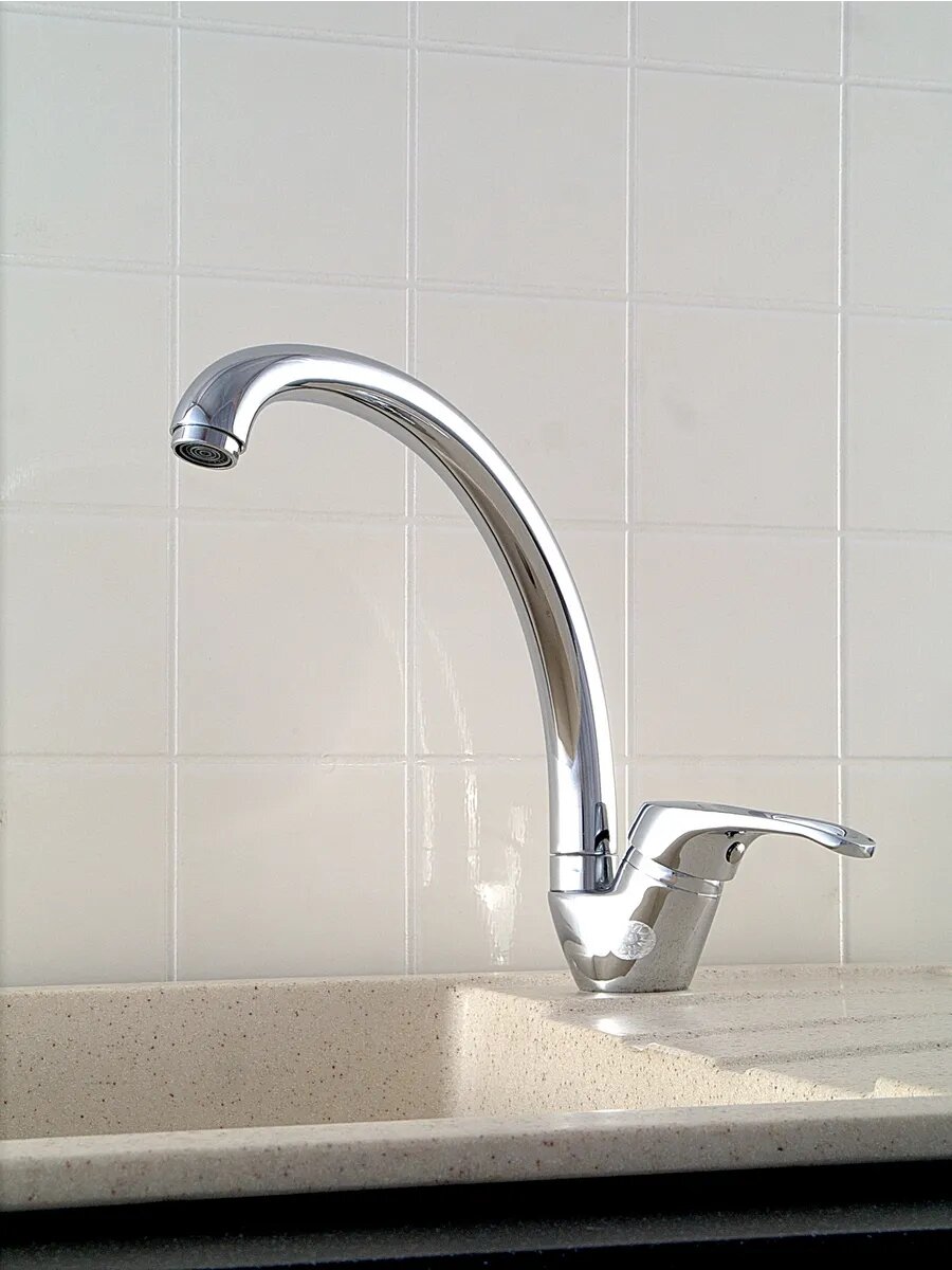 Смеситель Diadonna, латунный, однорычажный, поворотный излив, аэратор — фото 1