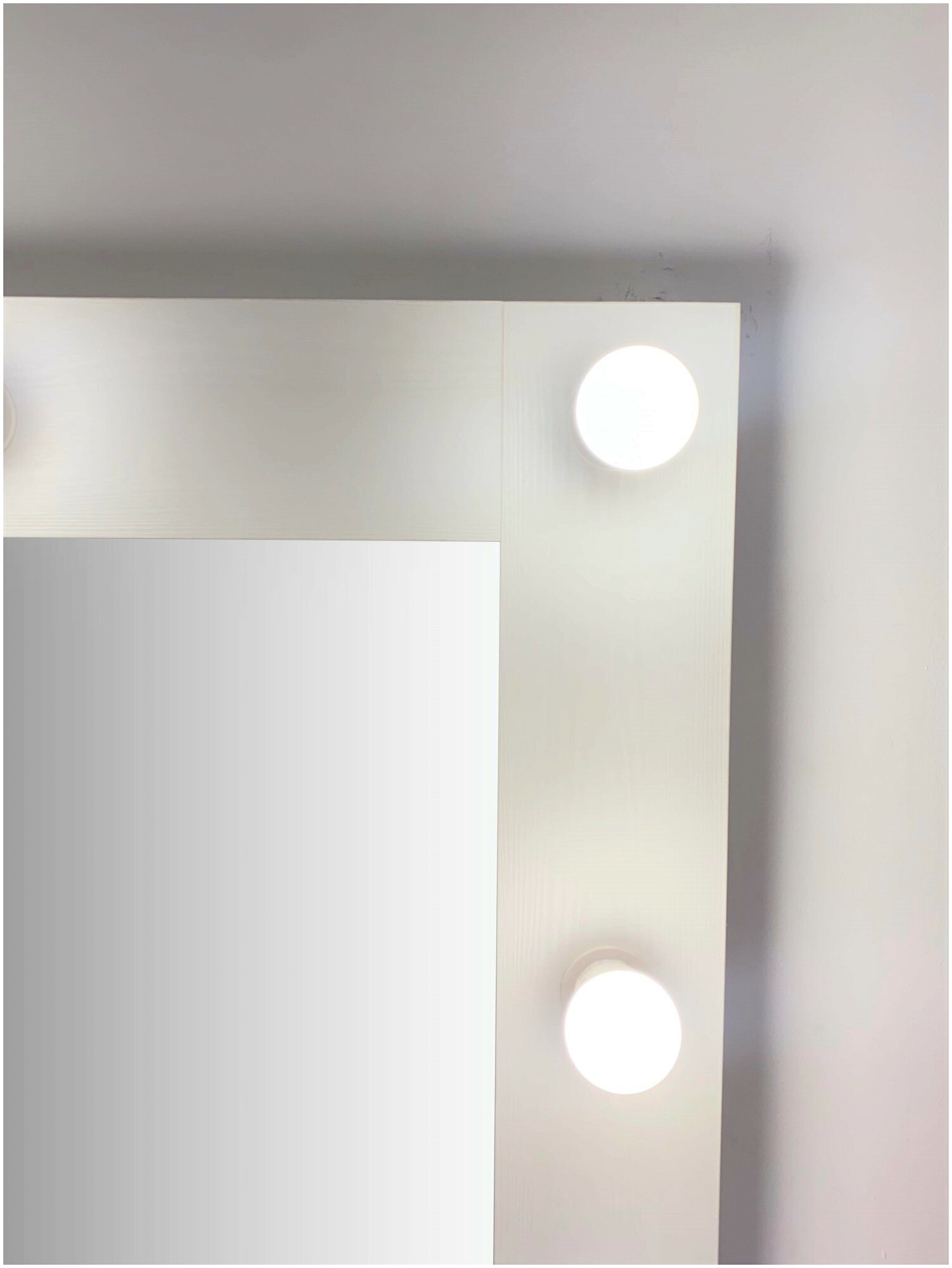 Гримерное зеркало BeautyUp с лампочками 60/120 цвет "Белый" - фотография № 9