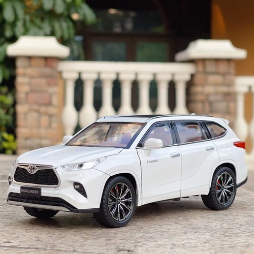 Коллекционная модель Toyota Highlander Hybrid 1:24 (металл, свет, звук)