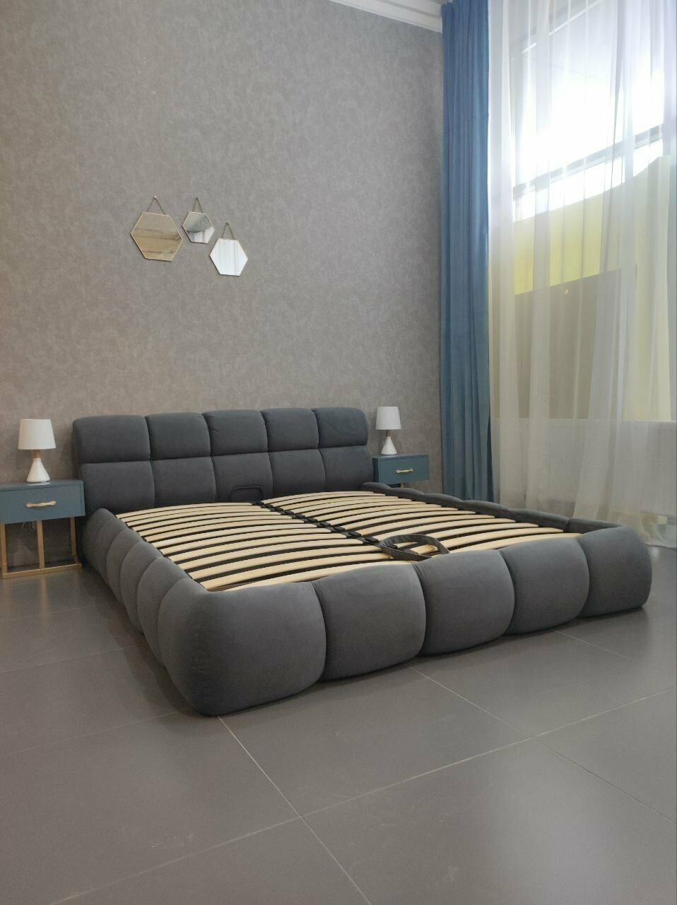 VIERO Двуспальная кровать Касабланка мягкое изголовье с размером спального места 180х200 с ортопедическим основанием, без подъемного механизма