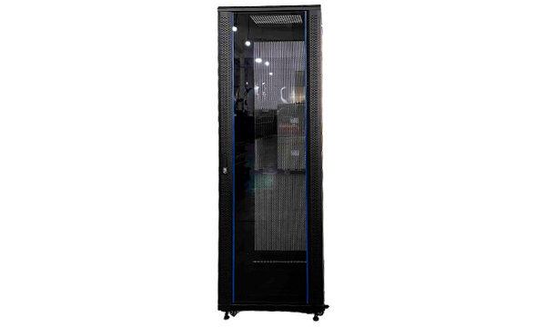 Рэковая стойка Wize Pro [W15UR-PD] 19", 15U, 600х600 мм, передняя дверь - стекло, задняя дверь - металл. перфорированная, вент. панель из 2 вентиляторов, колеса, рэковые гайки: 20 шт, сталь, черный(2 места)
