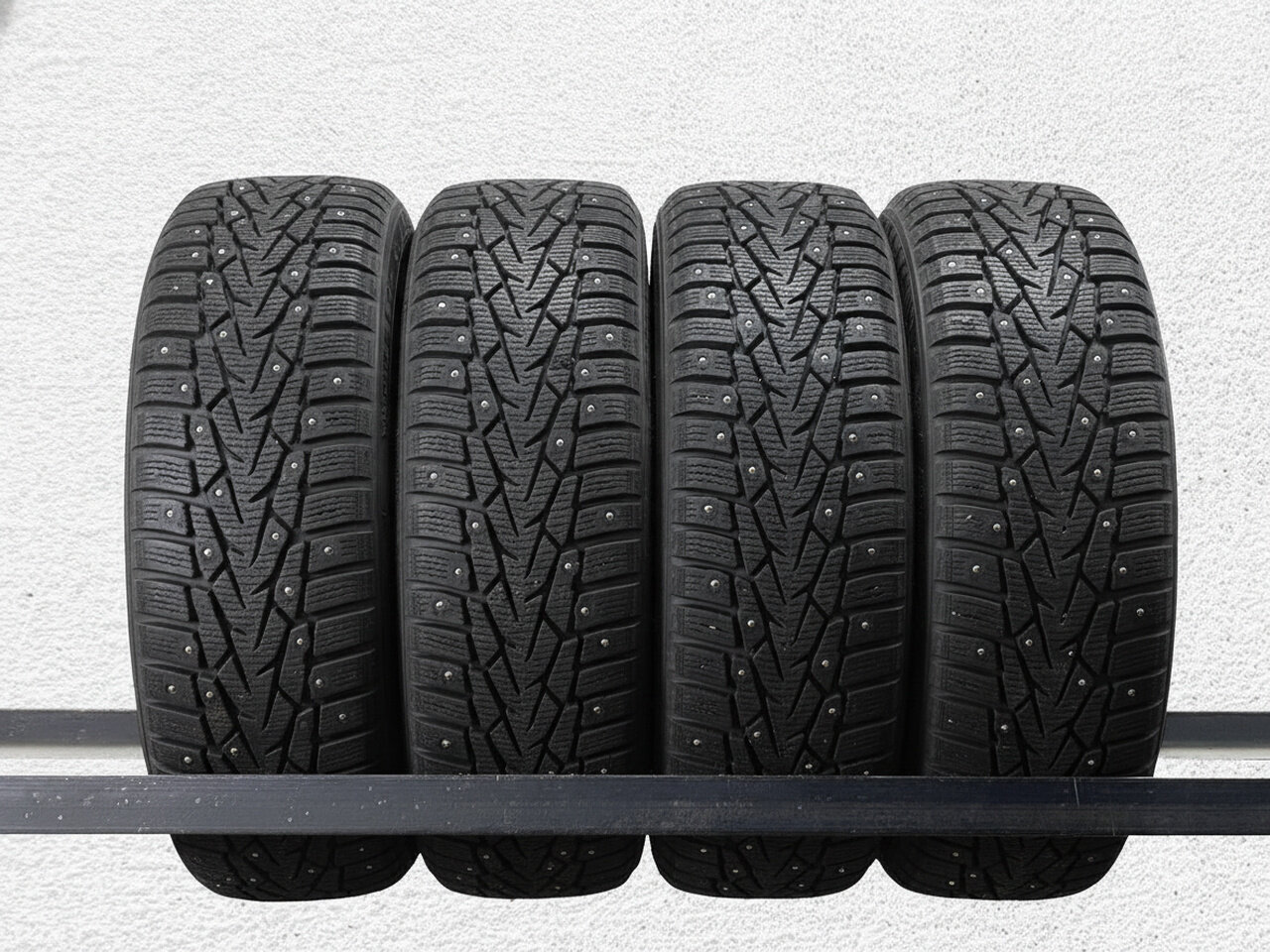 Зимние шины шипованные Nokian Tyres Nordman 7 195/65 R15 10.0% износ PT0010936 TSB055741