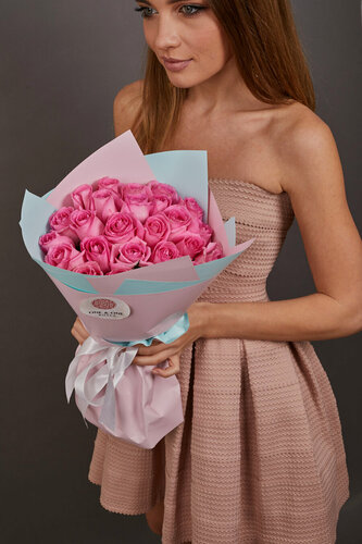 Изображение товара Букет из 21 розовой розы. Для ваших самых любимых, родных и близких.