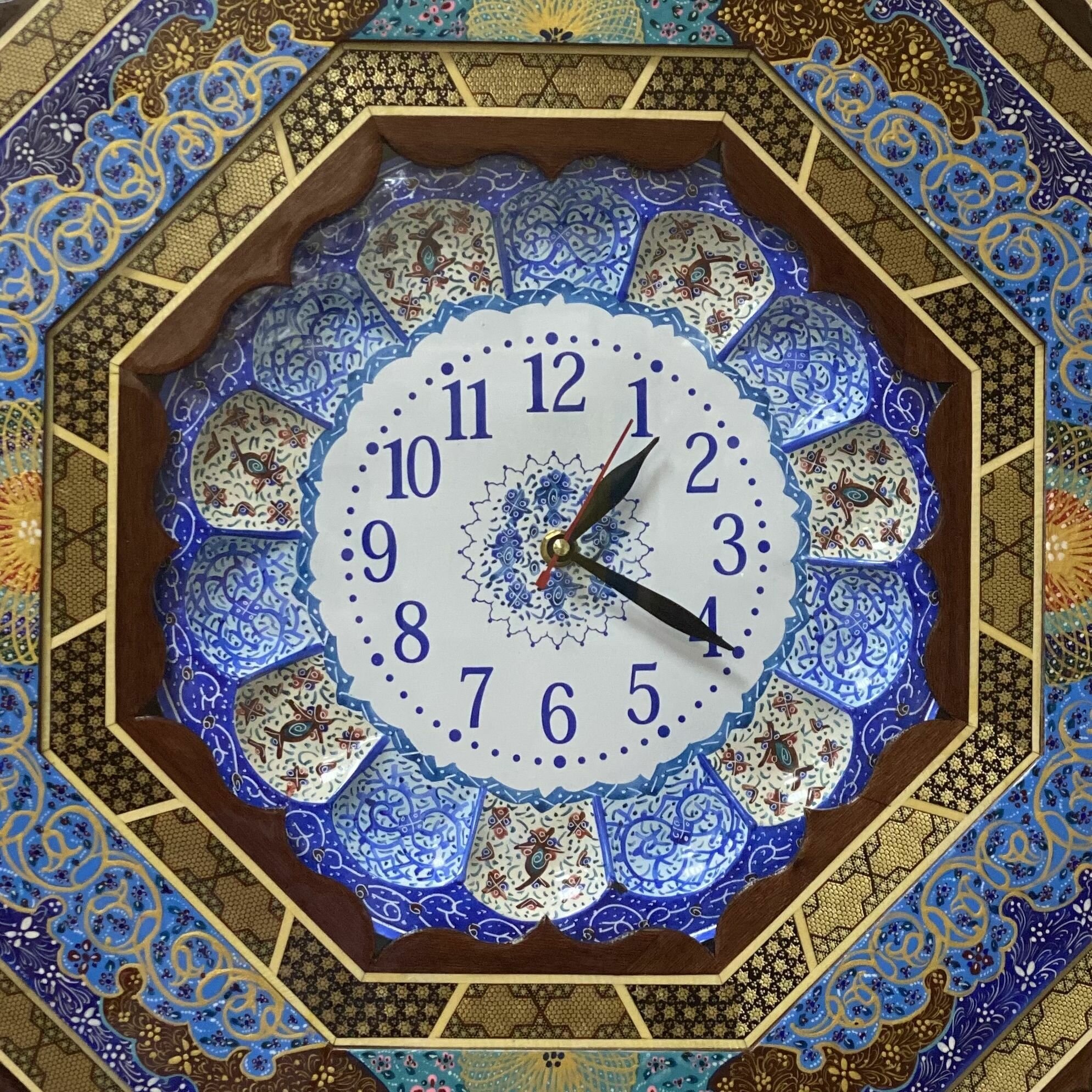 Часы Персидский базар "Иран", настенные, в технике Хатам, дерево, диаметр 55см — фото 1