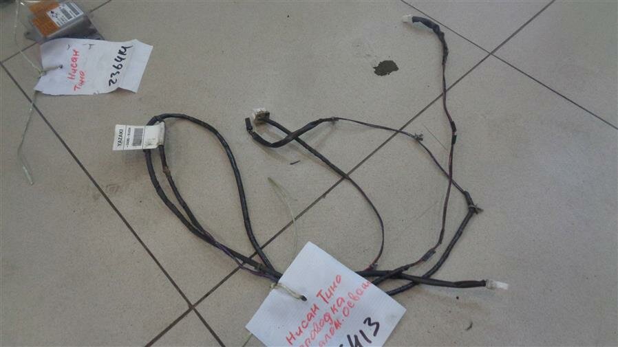 Проводка салона от Nissan Almera Tino 2000-2006