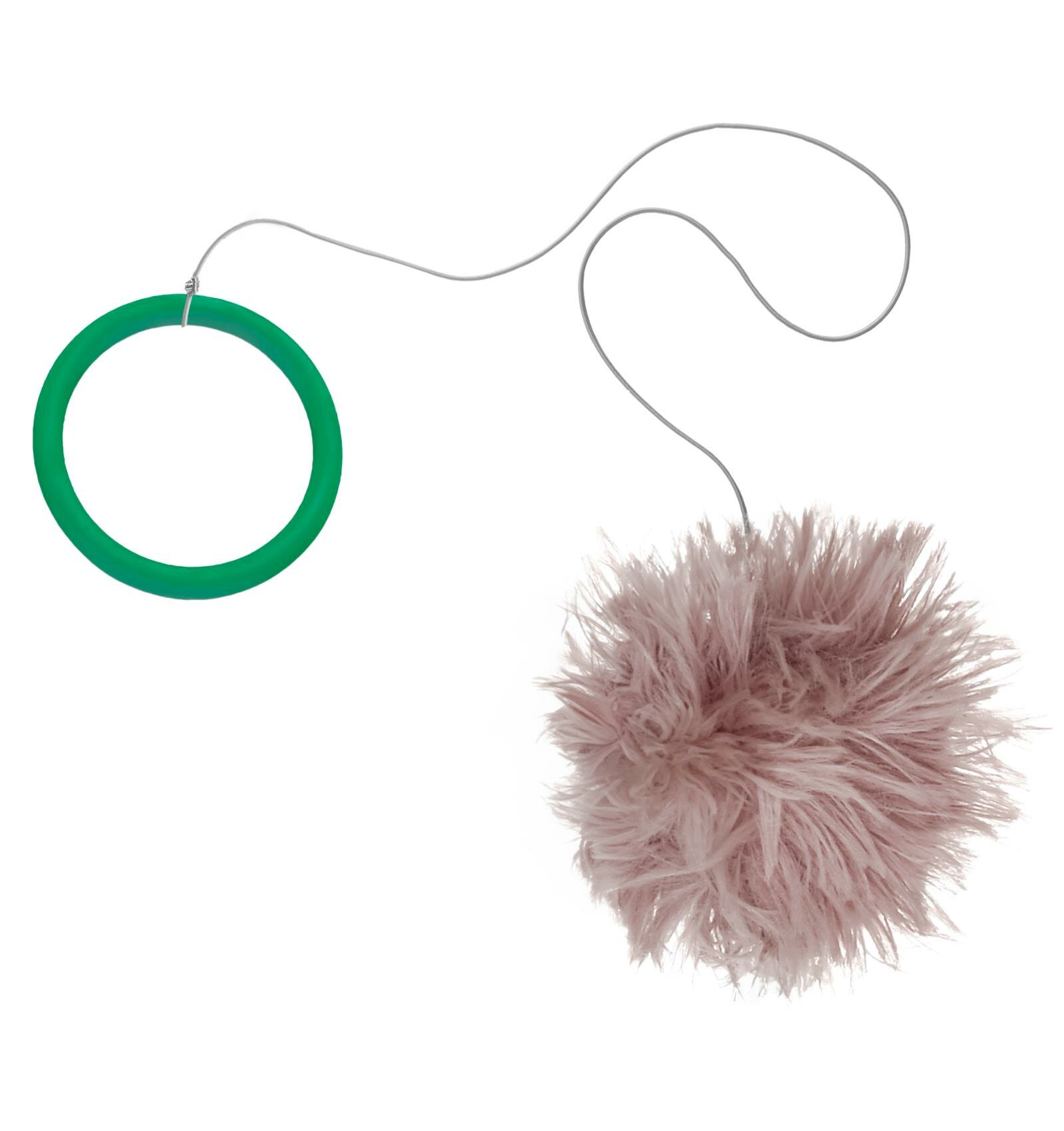 Игрушка для кошек "Мячик с пищалкой" из искусственного меха на резинке с кольцом