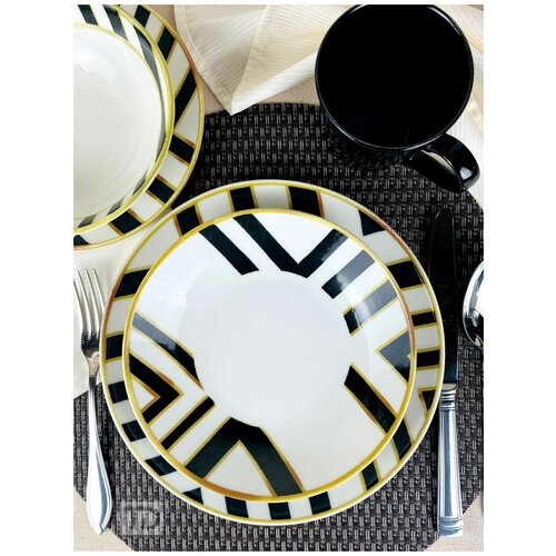Столовый сервиз, набор фарфоровых тарелок. KARAGA. 20 предметов на 4 персоны. Линии черные (микс, белый). Фарфор.