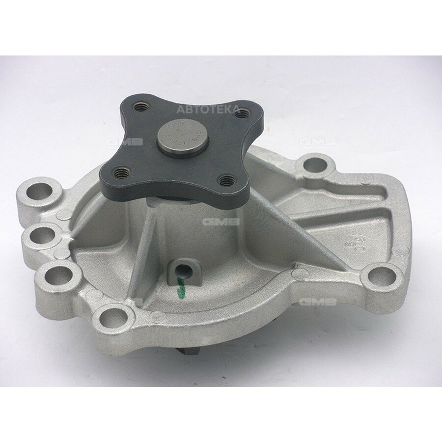Помпа водяная Nissan GMB GWN48A