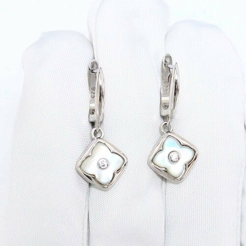 фото Серьги diamant online, серебро, 925 проба, родирование, перламутр, фианит, длина 2.7 см, , белый