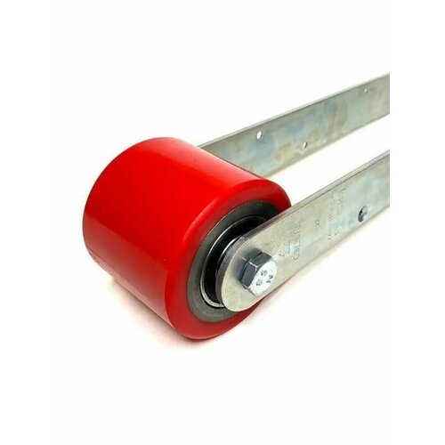 Ролик закатной для лодочного прицепа на ложемент шириной 80 мм 2300₽