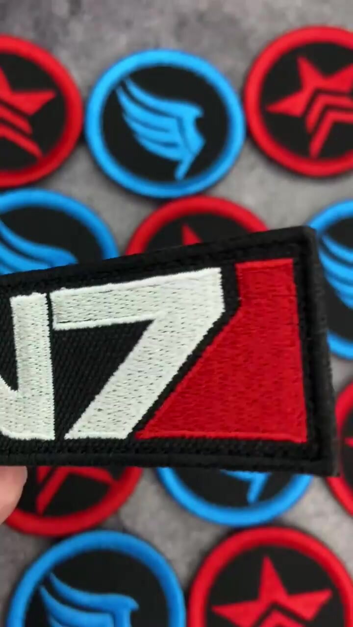 Шеврон, нашивка, патч Mass Effect Paragon (Герой), на липучке, D-50мм — фото 1