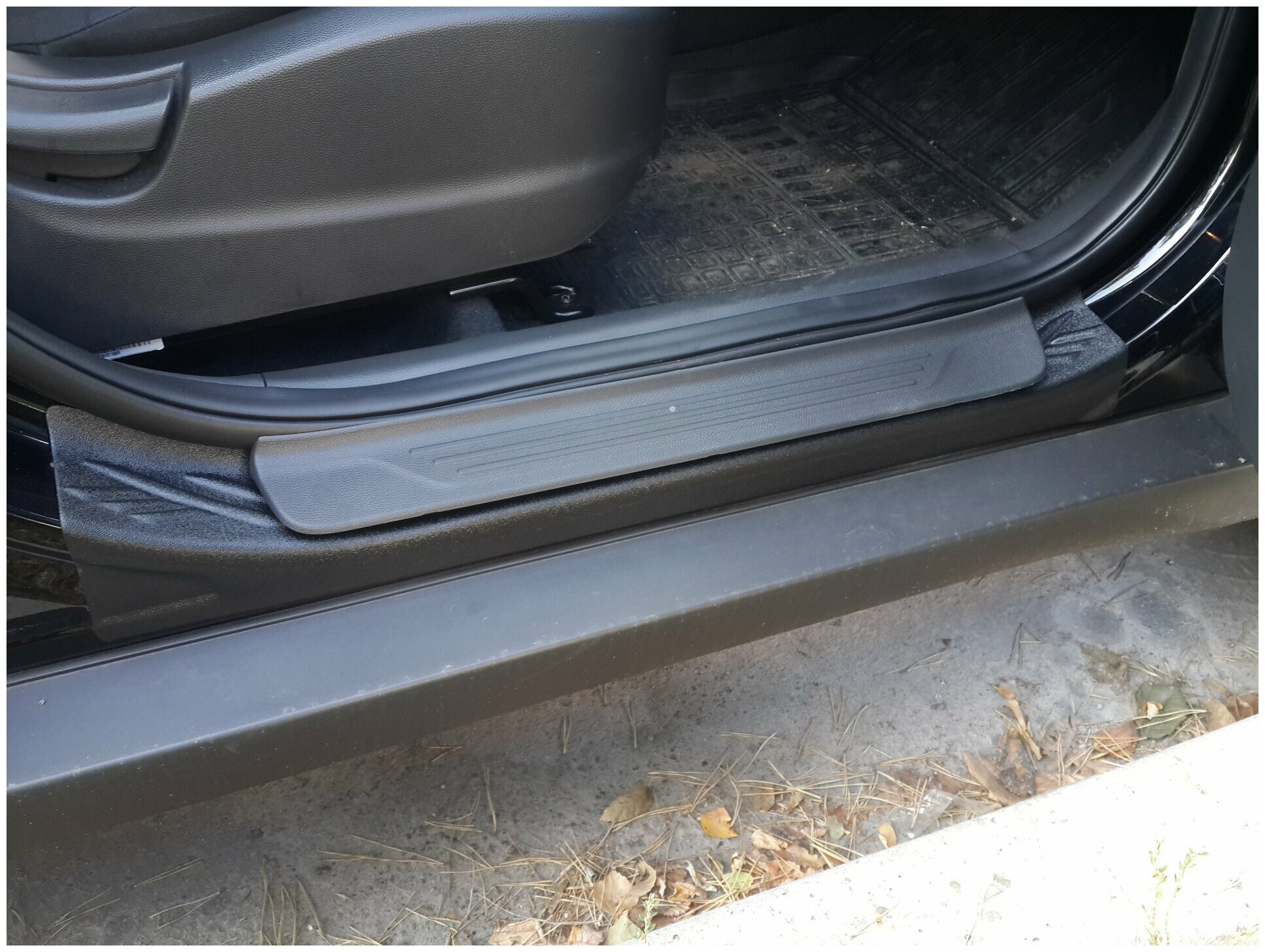 Накладки на внутренние пороги дверей Hyundai Creta I 2016-2019