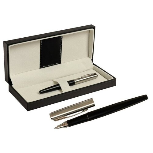 Ручка подарочная шариковая Calligrata в кожзам футляре ПБ J корпус черный с серебром 1147₽