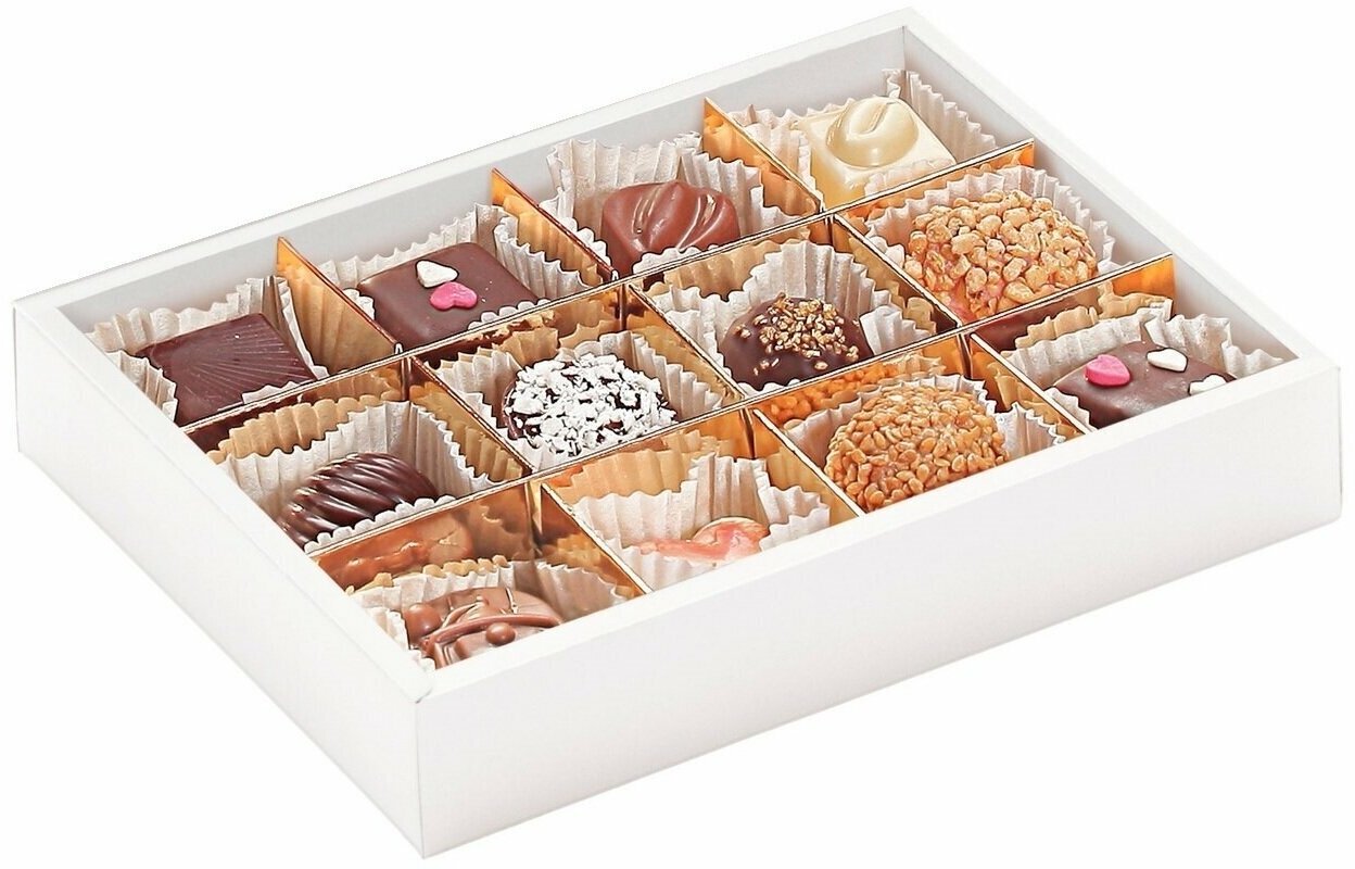 Коробка шоколадных конфет ручной работы Фраде/Frade - ФрадеАрт - Боттичелли - Портрет женщины - Пенал на 12 конфет - фотография № 3