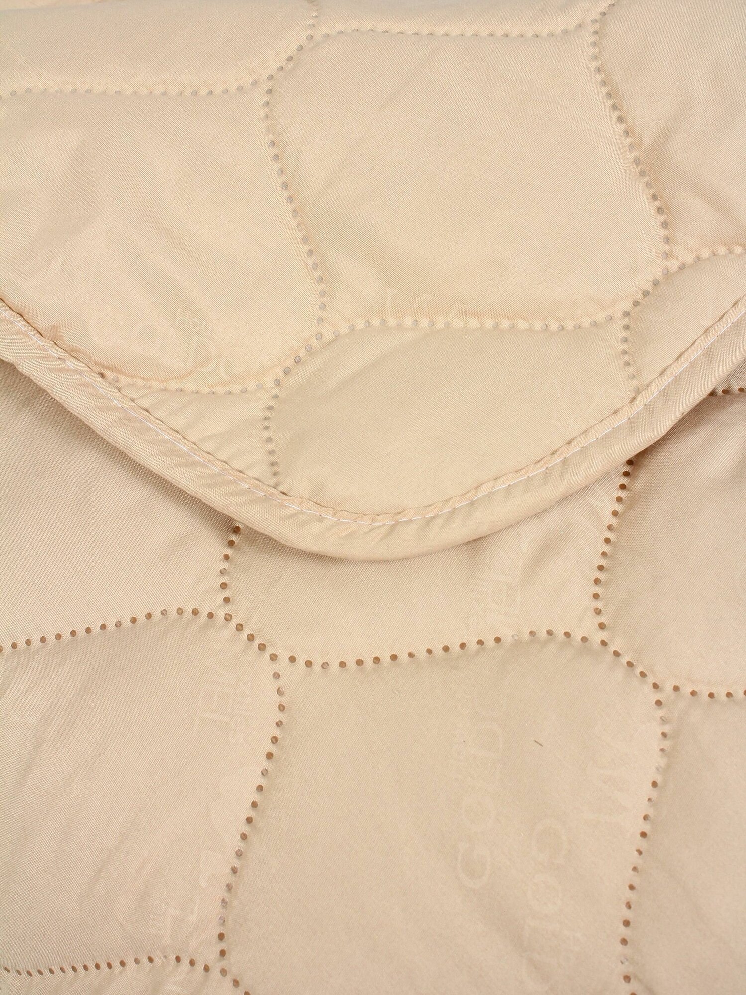 Одеяло "Верблюжья шерсть" облегченное, Евро размер, в микрофибре, плотность 150 г/м2 - фотография № 10