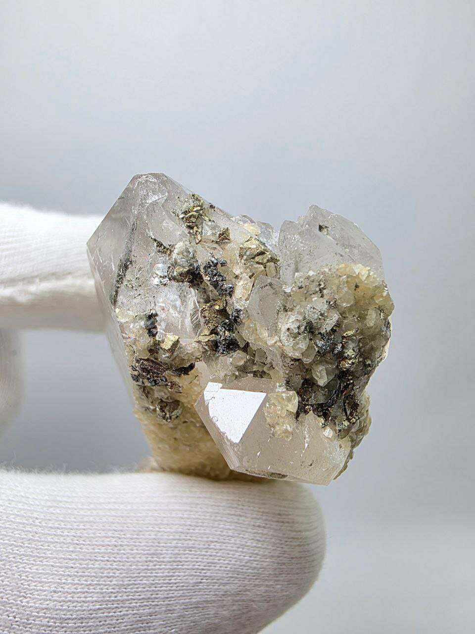 Горный хрусталь (Щётка) 58 мм, 71 г.