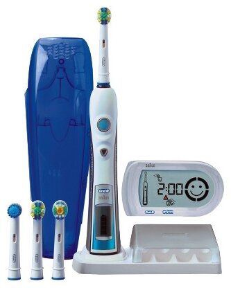 Электрическая зубная щетка Oral-B Professional Care 5000 D32 фото 2