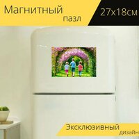 Магнитный пазл "Весна, духи природы в цветущем парке, семейные прогулки, дети ловят бабочек, прекрасные арки из вьющихся растений, магия света и цвета, " на холодильник 27 x 18 см.