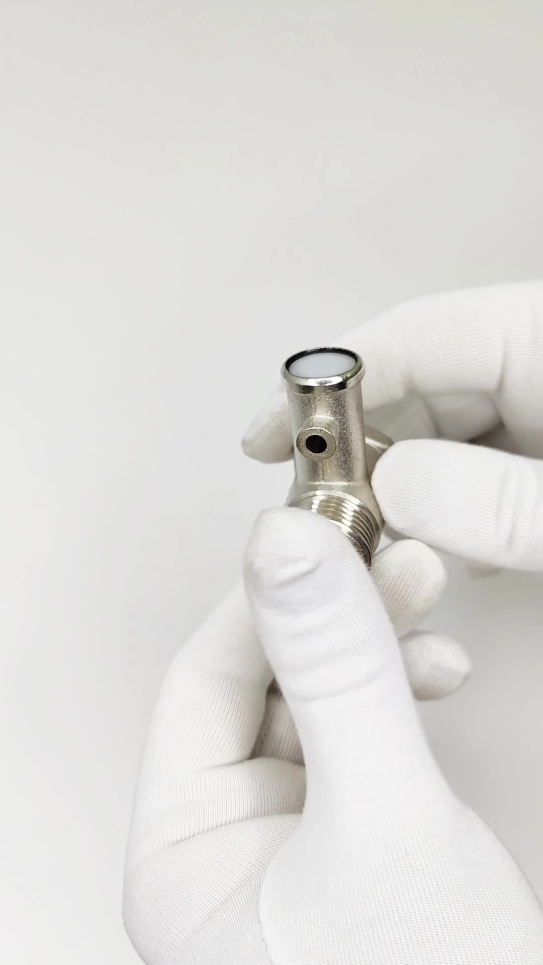 Предохранительный клапан для водонагревателя Ariston 8 бар 1/2, 100509 — фото 1