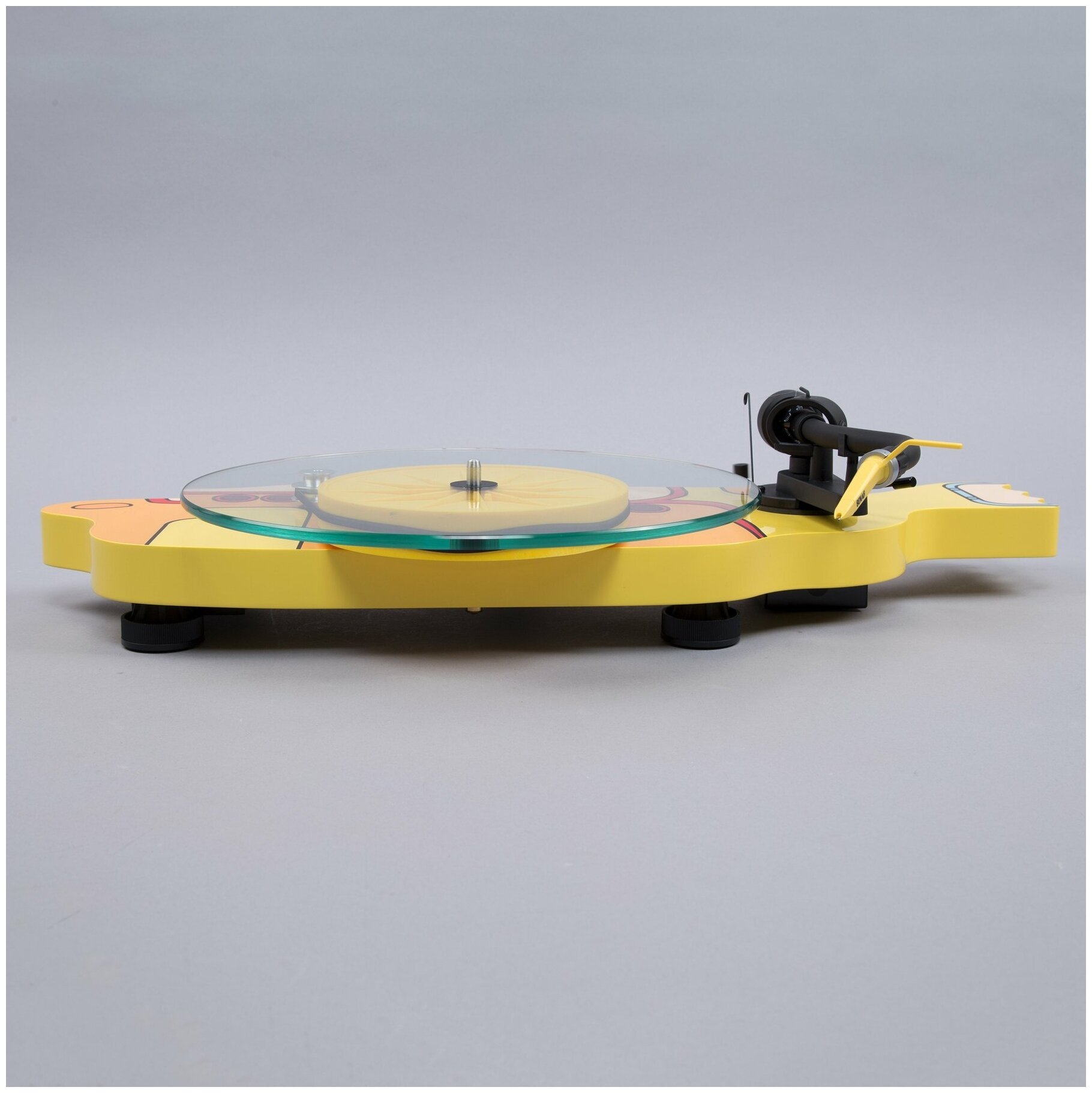 Виниловый проигрыватель PRO-JECT The Beatles Yellow Submarine, желтый - фото №18