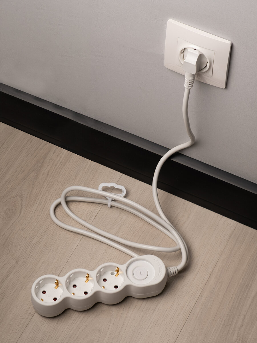 Удлинитель Jazzway EX-03GS-300 с заземлением, шторками, выключателем 3 х 3м белый .5034792